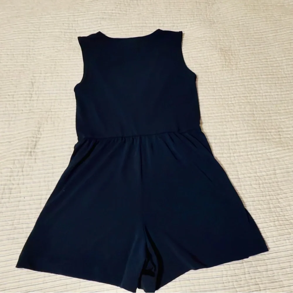 BCBGeneration navy blue mini romper, sz xs, v neck with snap, barely used - Picture 8 of 9